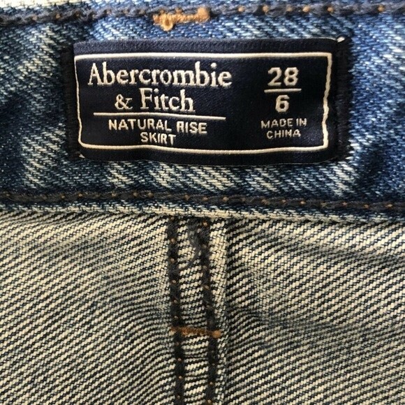 Abercrombie & Fitch Denim Skirt Patchwork Jean Raw Hem Size 28 / 6 Medium - Picture 5 of 6